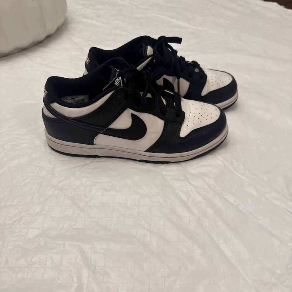 Nike Kids Sneakers in Black and White